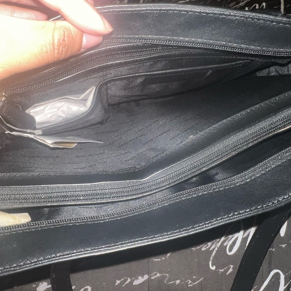 Michael Kors Frame Out Item Large Tote Bag - Picture 15 of 16